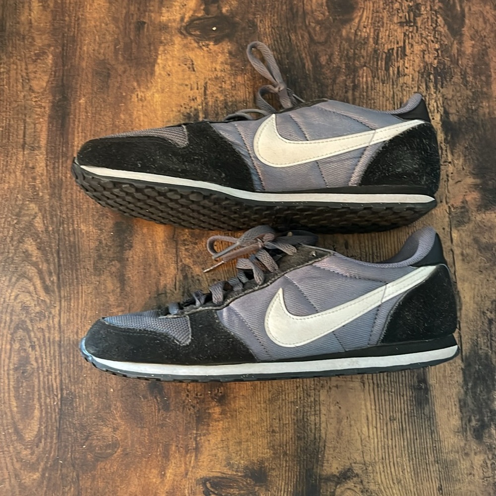 Used Nike size w 9.5